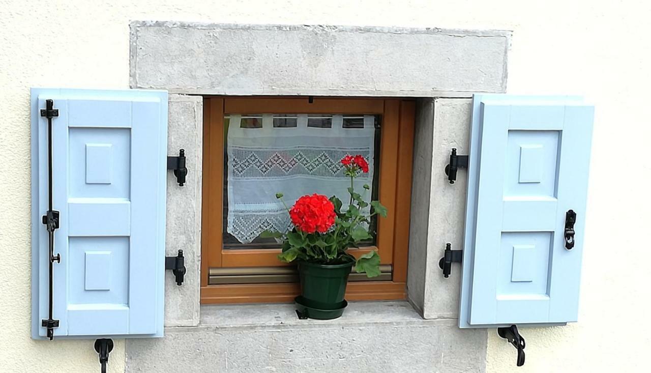 Alpedale Locanda Оваро Екстериор снимка