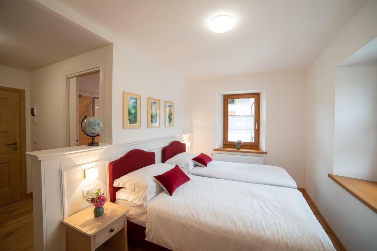 Alpedale Locanda Оваро Екстериор снимка